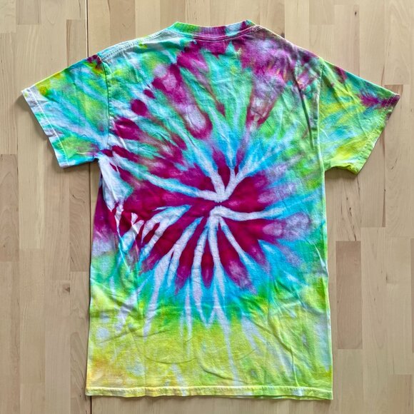 Gildan Unisex Adults Fuchsia Blue Swirl Dyed T-Shirt size Small CUSTOM TIE-DYED - Picture 3 of 4